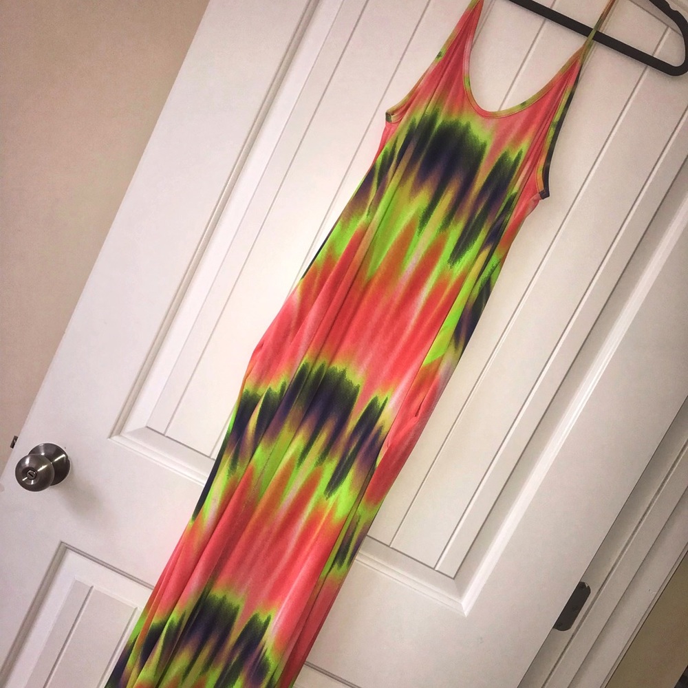 Neon Maxi
